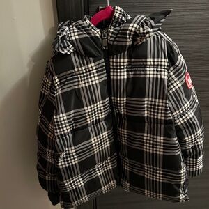 Black and white puffer